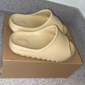 yeezy slides